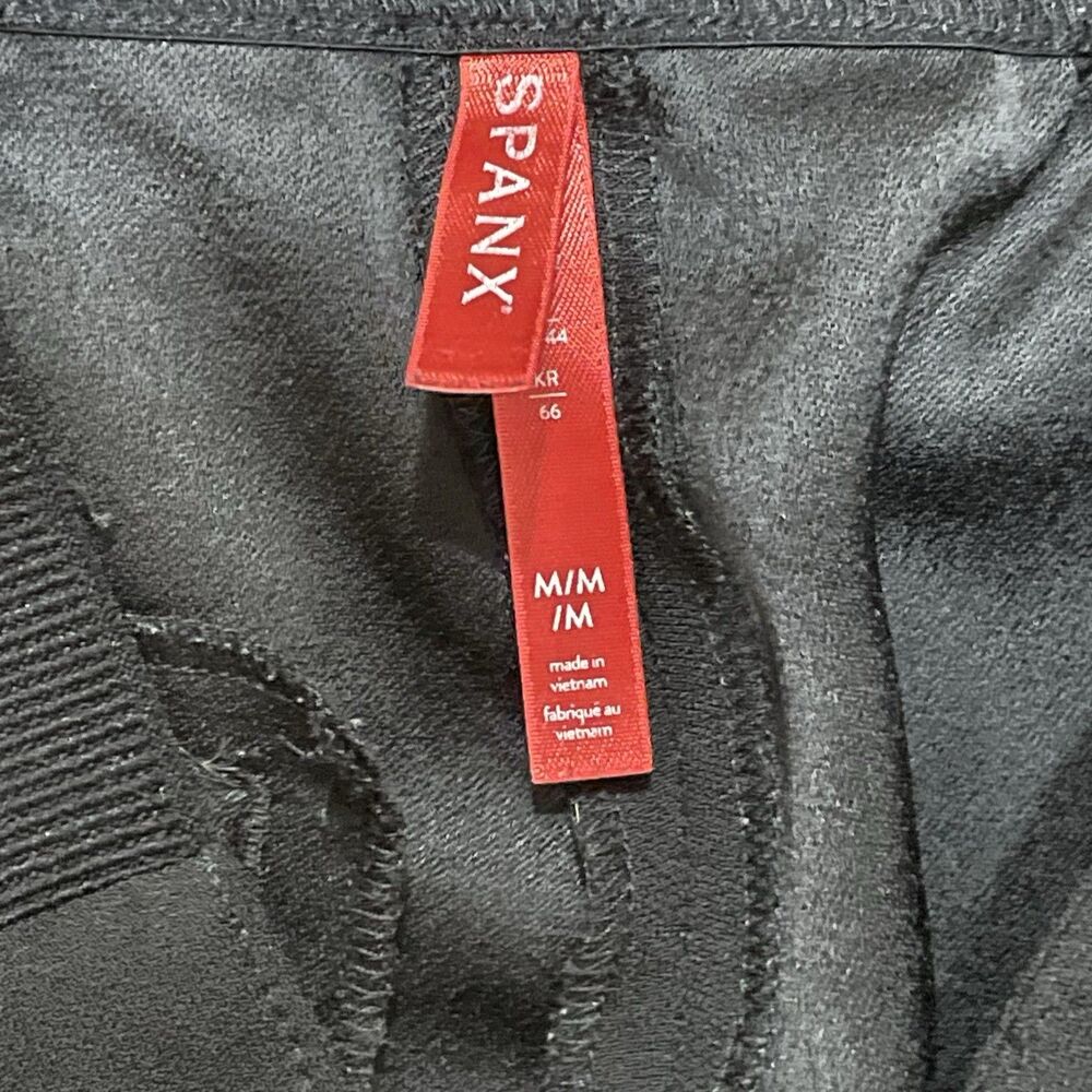 Spanx Carefree Crepe Pleated Black Wide Leg Pants Women’s Medium - Picture 5 of 9